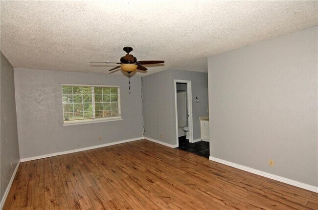 Building Photo - 10215 Missel Thrush Dr