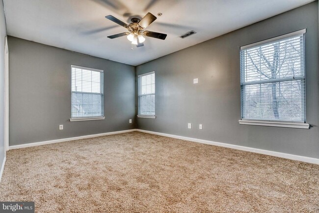 Building Photo - 8740 Jarwood Rd