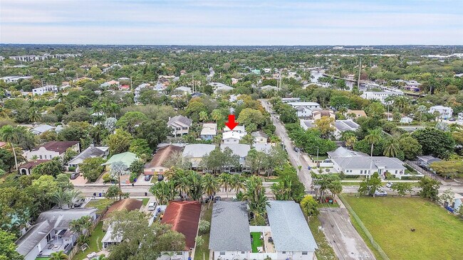 Building Photo - 604 SW 6th Ave