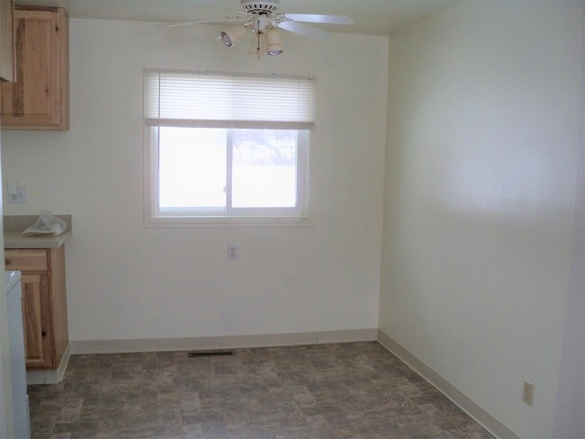 Building Photo - 711 Starlight Dr