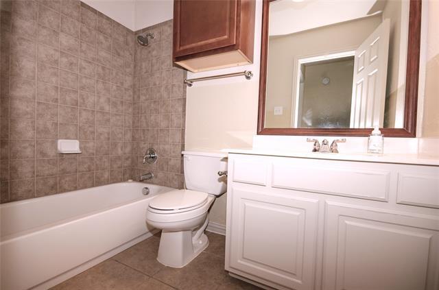 Building Photo - 821 Meadowlark Dr