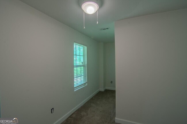 Building Photo - 28 Greystone Ridge