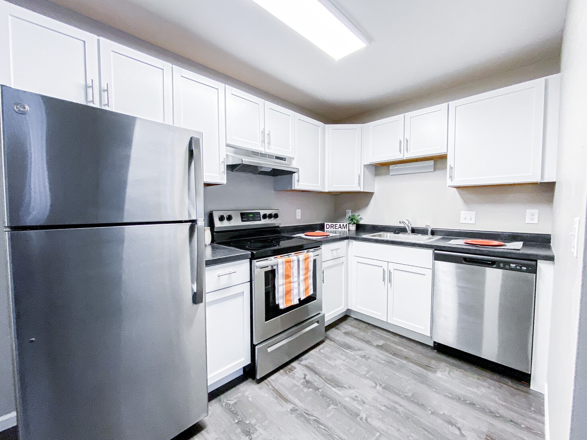 The Ridge Apartments 620 W Badger Rd Madison WI 53713 Apartment Finder