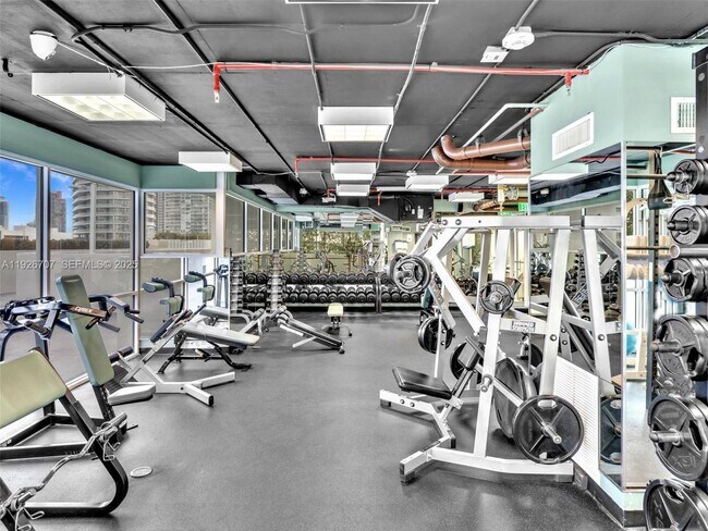 Building Photo - 650 West Ave