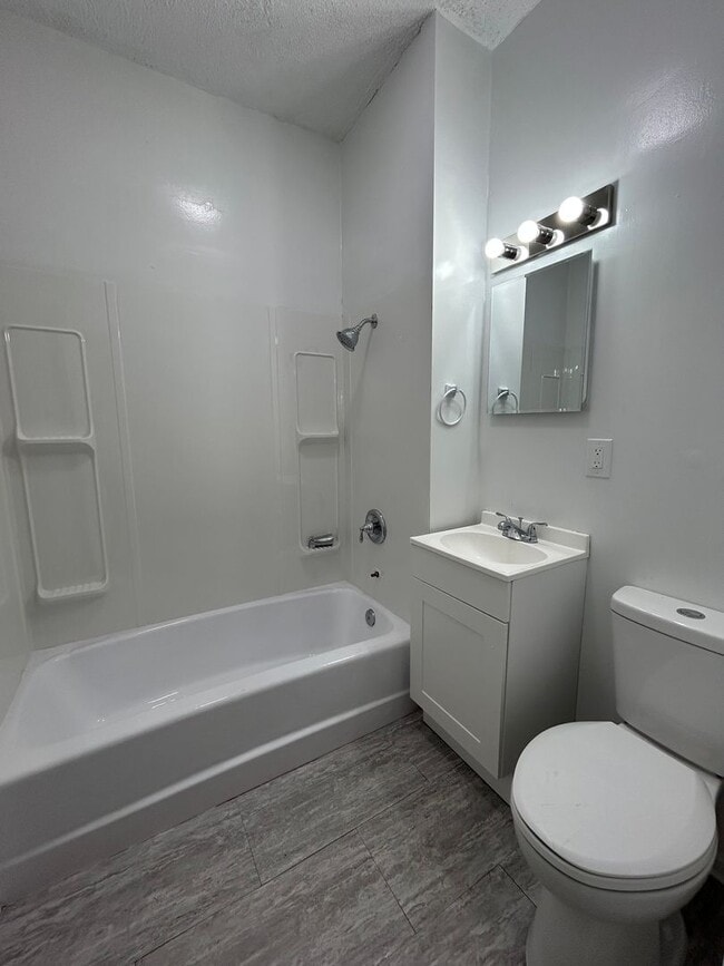 Building Photo - Charming Character-Filled Home Near Little Bohemia! $500.00 Off First Full Month!
