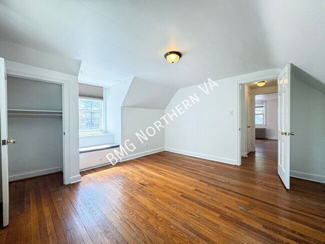 Building Photo - 6600 Braddock Rd