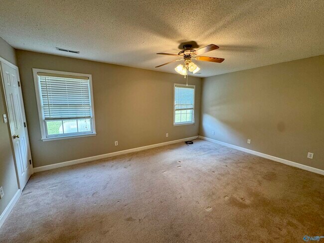 Building Photo - 176 Barnstable Ct