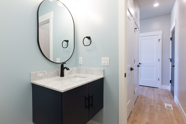 Building Photo - 5377 Remington Dr