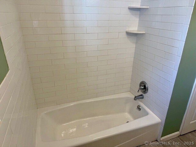 Building Photo - 498 Oak Ave