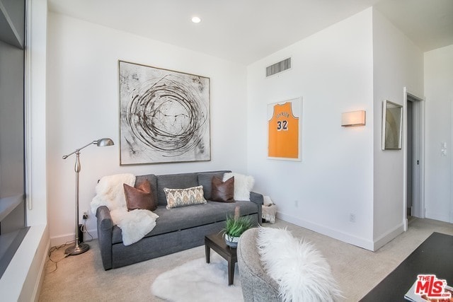 Building Photo - 900 W Olympic Blvd