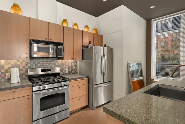 Building Photo - Amazing Views & All the Amenities at The Ellington w/Parking! $2650