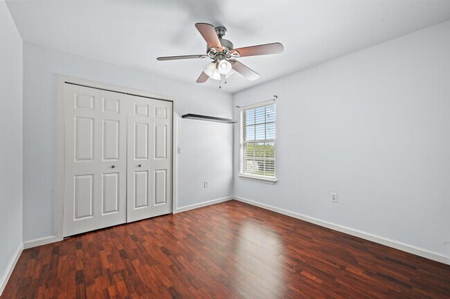Building Photo - 330 Howard Ln