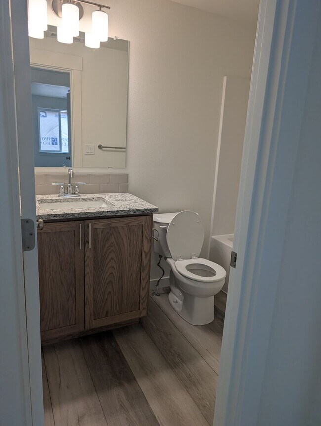 Building Photo - 61073 Unity Pl