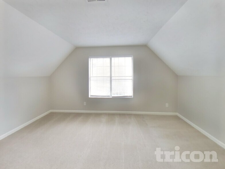 Building Photo - 1008 Carriage Trace Cir