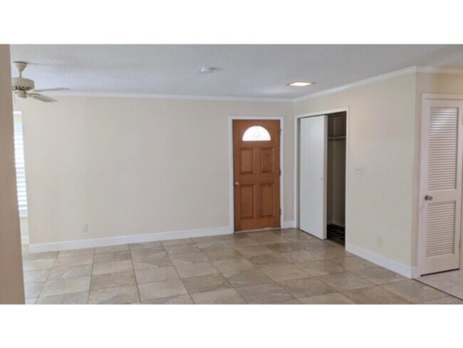 Building Photo - Spacious Pool Home Available Now!!