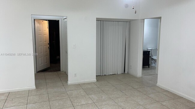 Building Photo - 1802 Waterview Cir