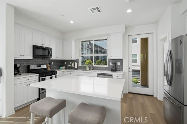 Building Photo - 151 Steely