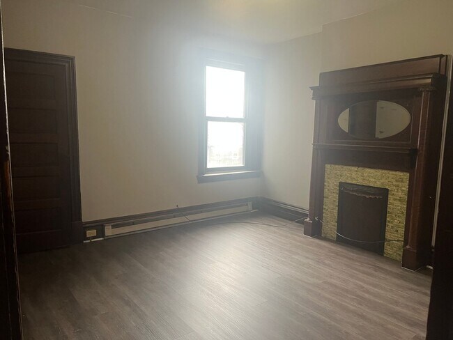 Building Photo - 1203 Reddour St