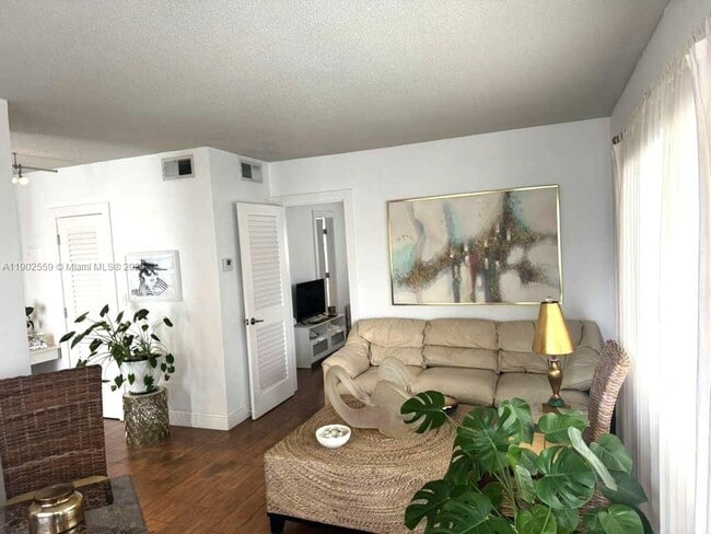 Building Photo - 1650 N Riverside Dr