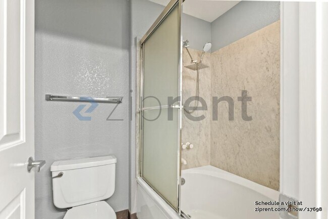 Building Photo - 445 Milan Dr