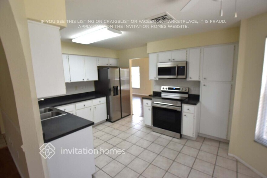 Building Photo - 11702 Branch Mooring Dr