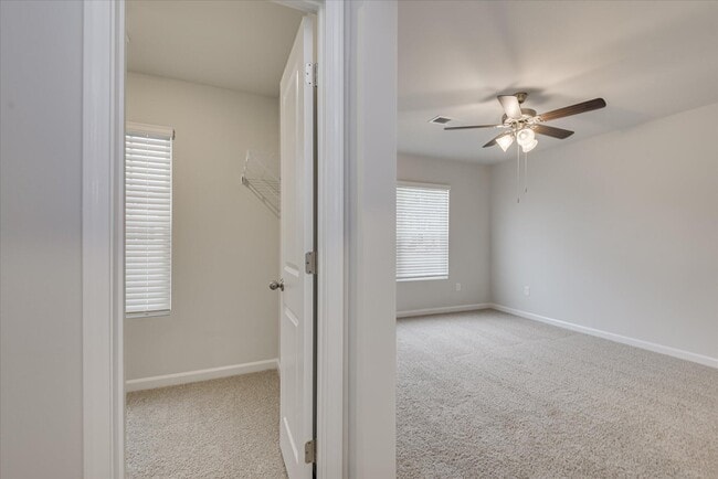 Building Photo - 1040 Quaint Parish Cir