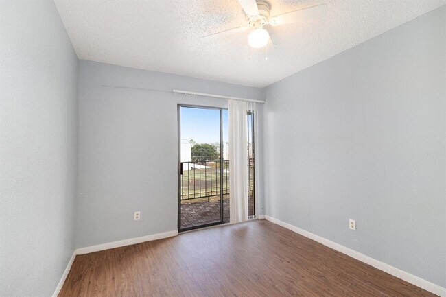 Building Photo - 2826 S Bartell Dr