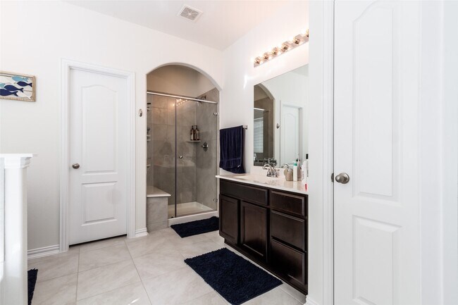 Building Photo - 6305 Rotherham St