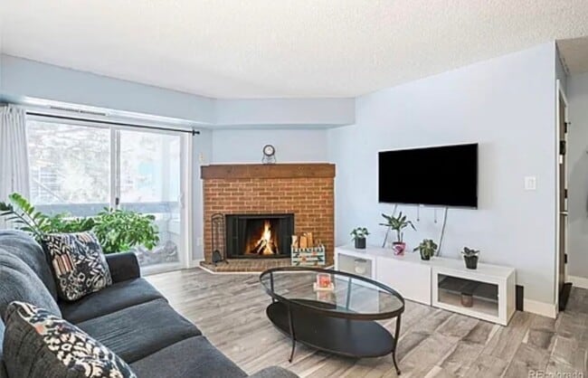 Building Photo - Beautiful 1 Bedroom Condo near City Center in Aurora