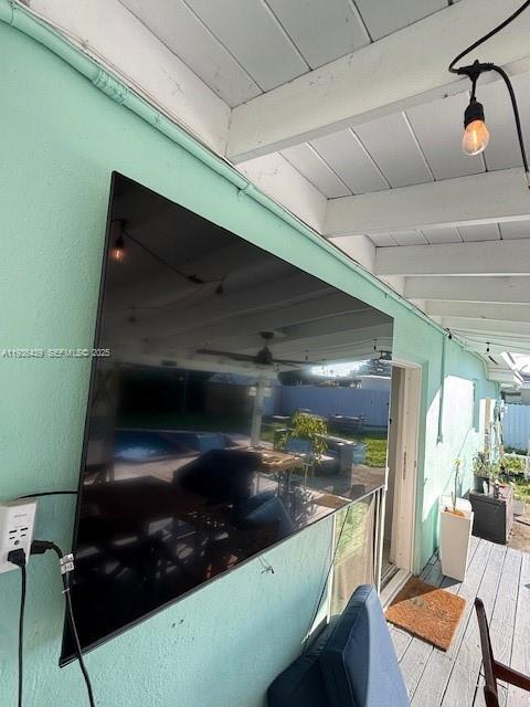 Building Photo - 9385 Jamaica Dr