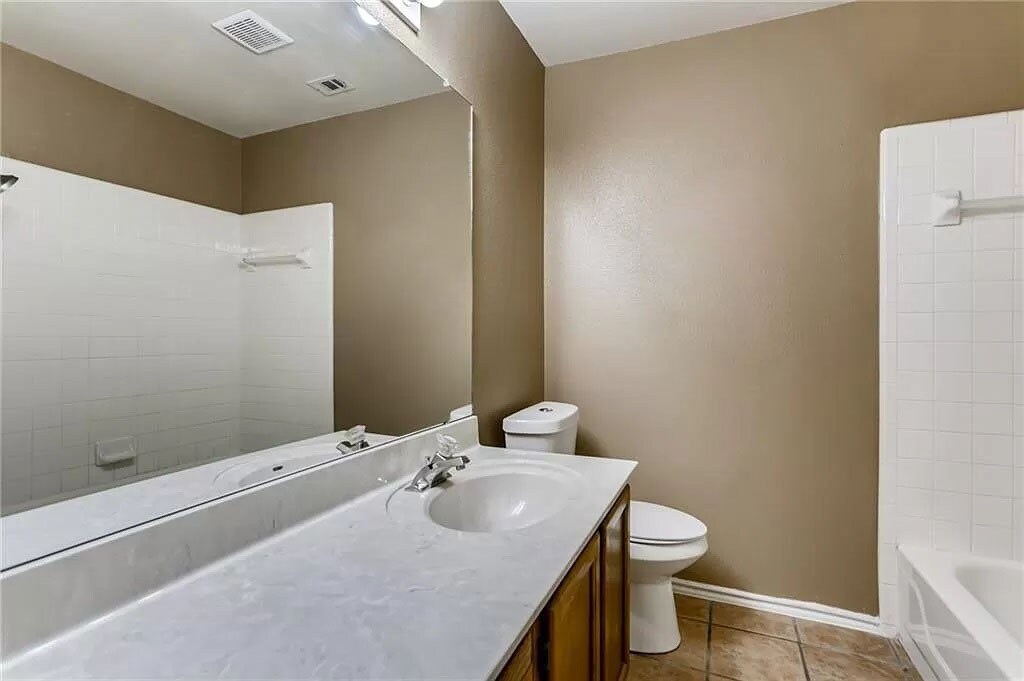 Bathroom - 414 Steeplechase Dr