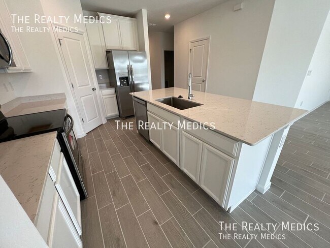 Building Photo - 9301 SW 58th Cir