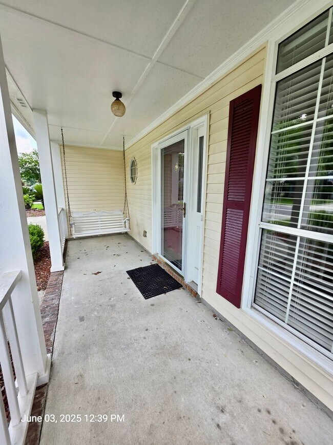 Building Photo - Thoughtfully updated 3 bedroom in Summervi...