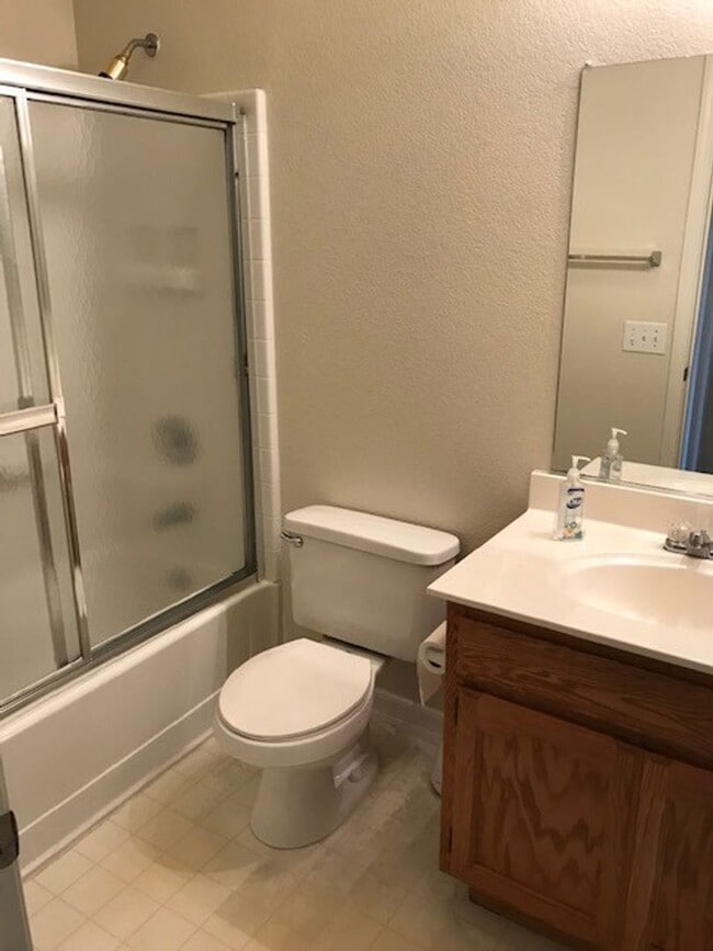 Building Photo - Home Sweet Home!  Adorable 3/2 Single Stor...