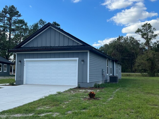 Building Photo - Brand-New 3-Bedroom Energy-Efficient Home ...