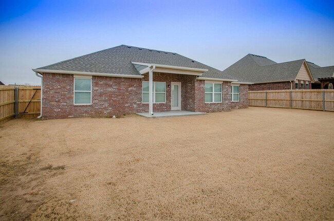 Building Photo - 4 Bed, 2.5 Bath, 3 Car Garage Beauty In Desirable Brighton Village In BA!