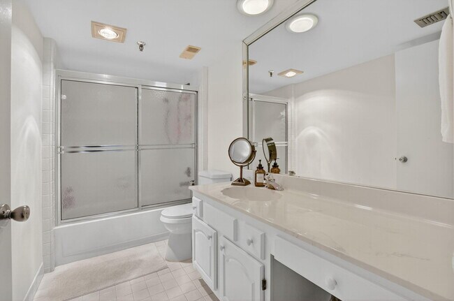 Building Photo - 6805 Willow Wood Dr