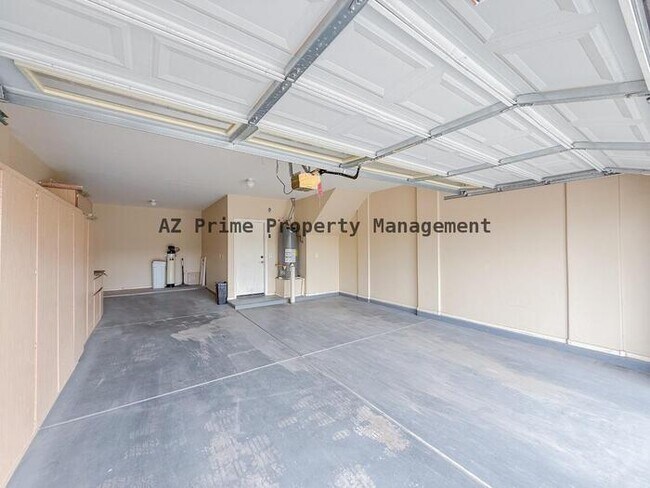 Building Photo - 17647 W Rimrock St