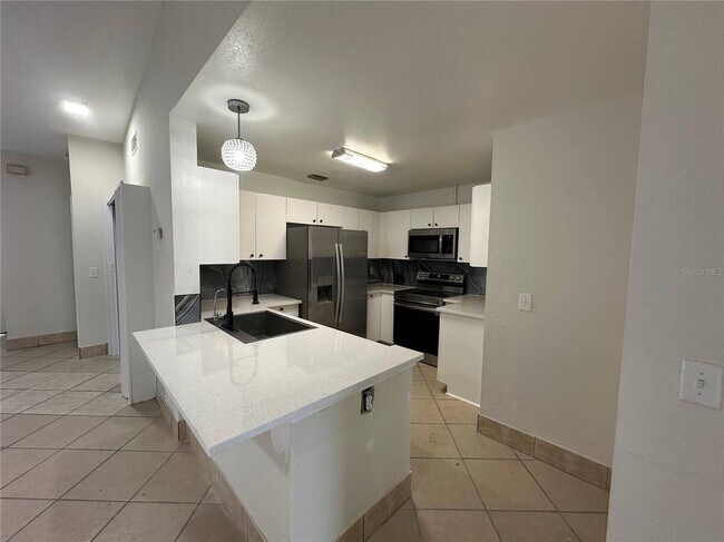 Building Photo - 1000 Dolphin Dr