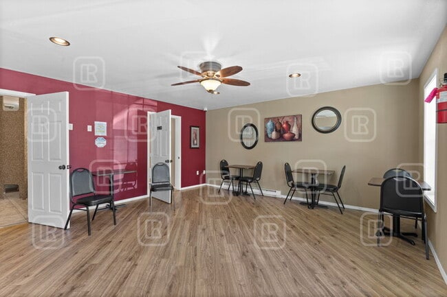 Building Photo - 7800 E Alki Ave