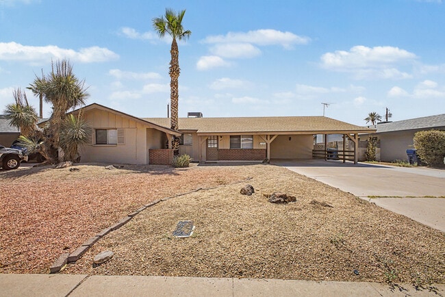 Building Photo - 921 E Campus Dr
