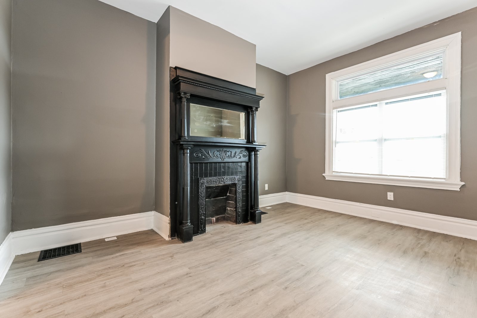 Building Photo - 253 Watson Blvd