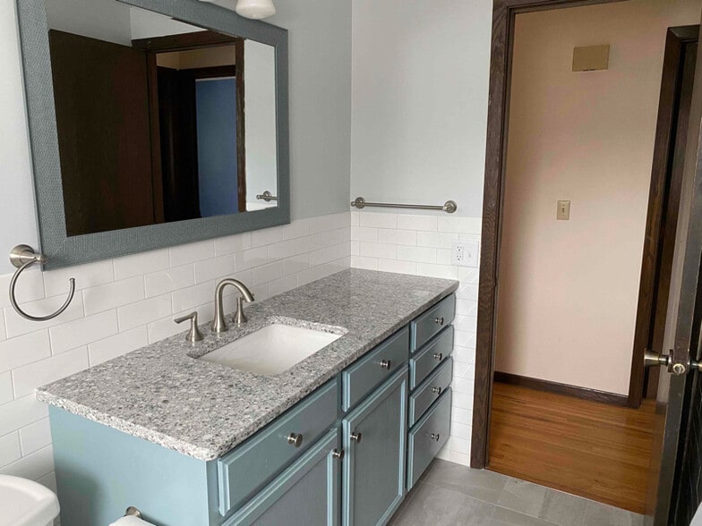 Building Photo - 425 Edgewood Ave