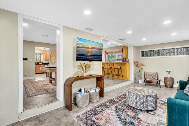 Building Photo - 3450 NE 19th Ave