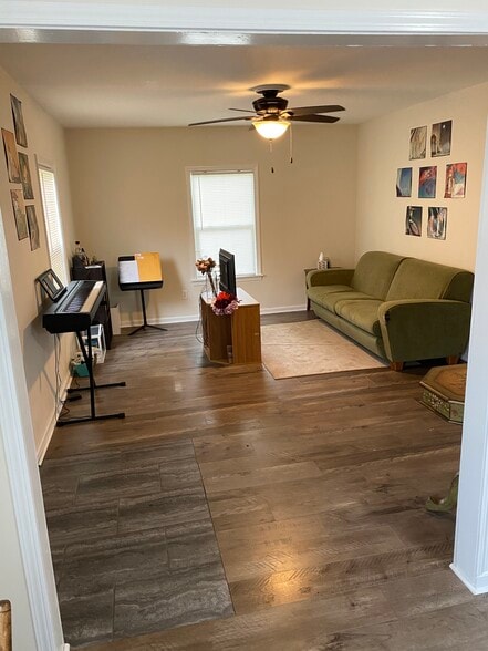 Building Photo - 205 S Lynn St