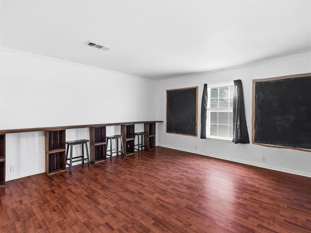 Building Photo - 108 N Baker St