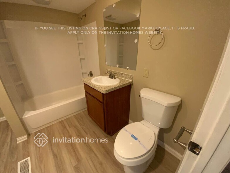 Building Photo - 8501 Goodhue St NE