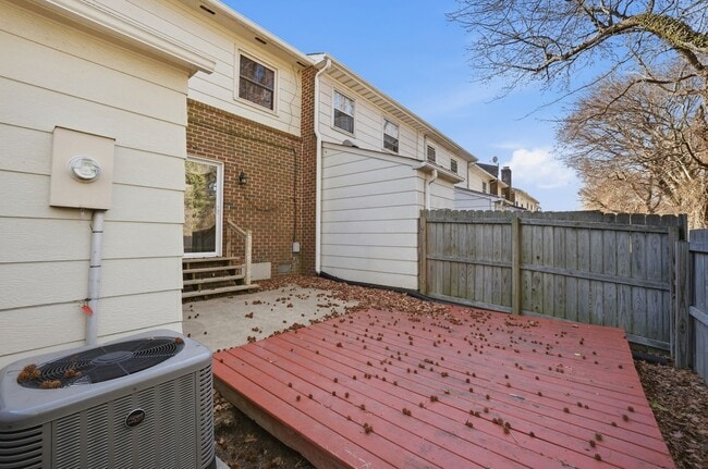 Building Photo - 2 Charles Parish Dr