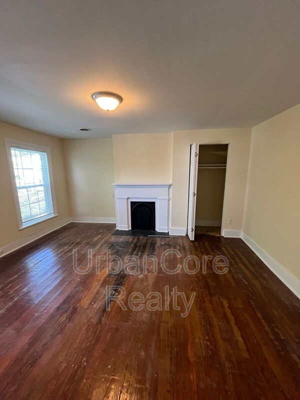Building Photo - 805 N 26th St