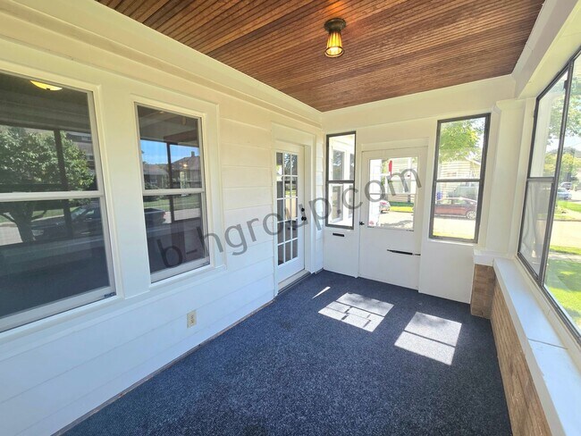 Building Photo - 7029 26th Ave